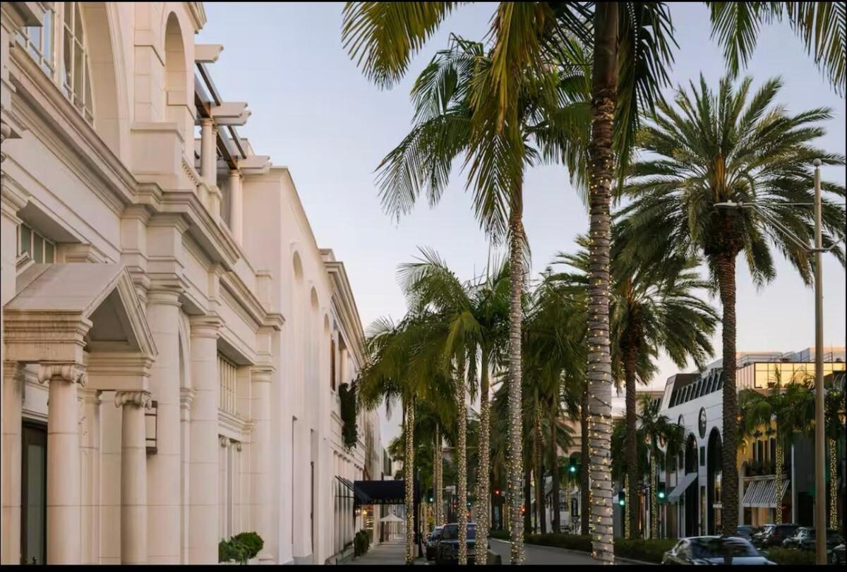 The Venus Beverly Hills Designer Chic Haven Apartment