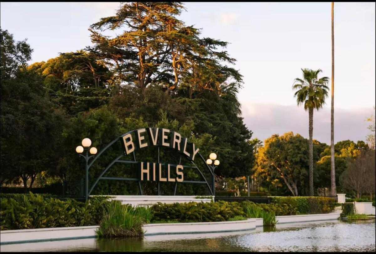 The Venus Beverly Hills Designer Chic Haven Apartment