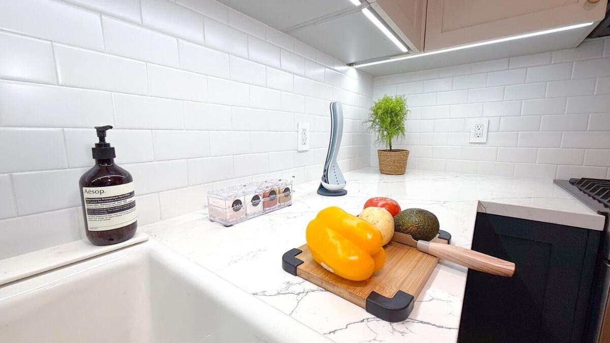The Venus Beverly Hills Designer Chic Haven Apartment