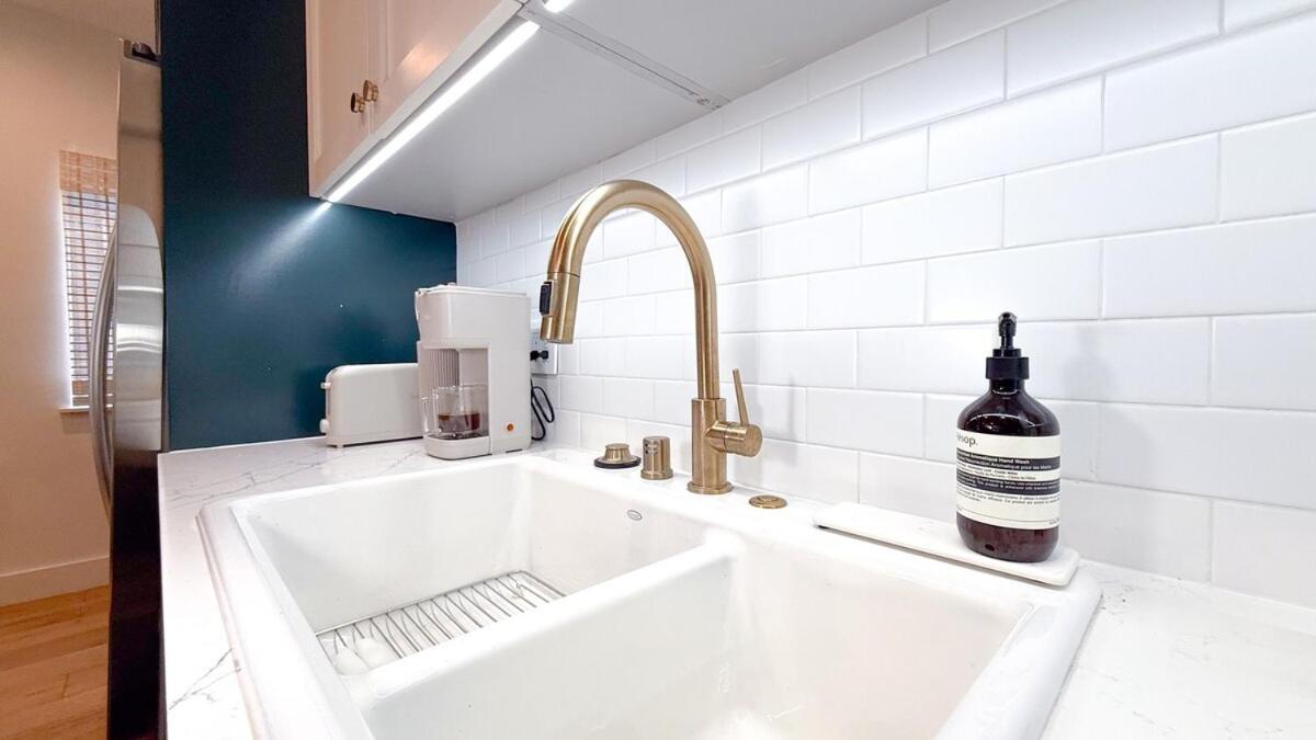 The Venus Beverly Hills Designer Chic Haven Apartment *